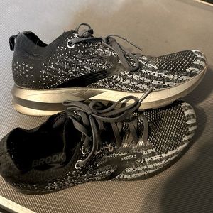 Brooks Adrenaline DNA SIZE 8.5